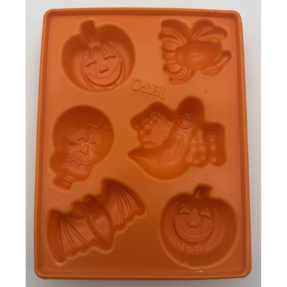 Jello Jell-O Jiggler Mold Halloween Mold Spider Skull Bat Ghost Pumpkins Orange